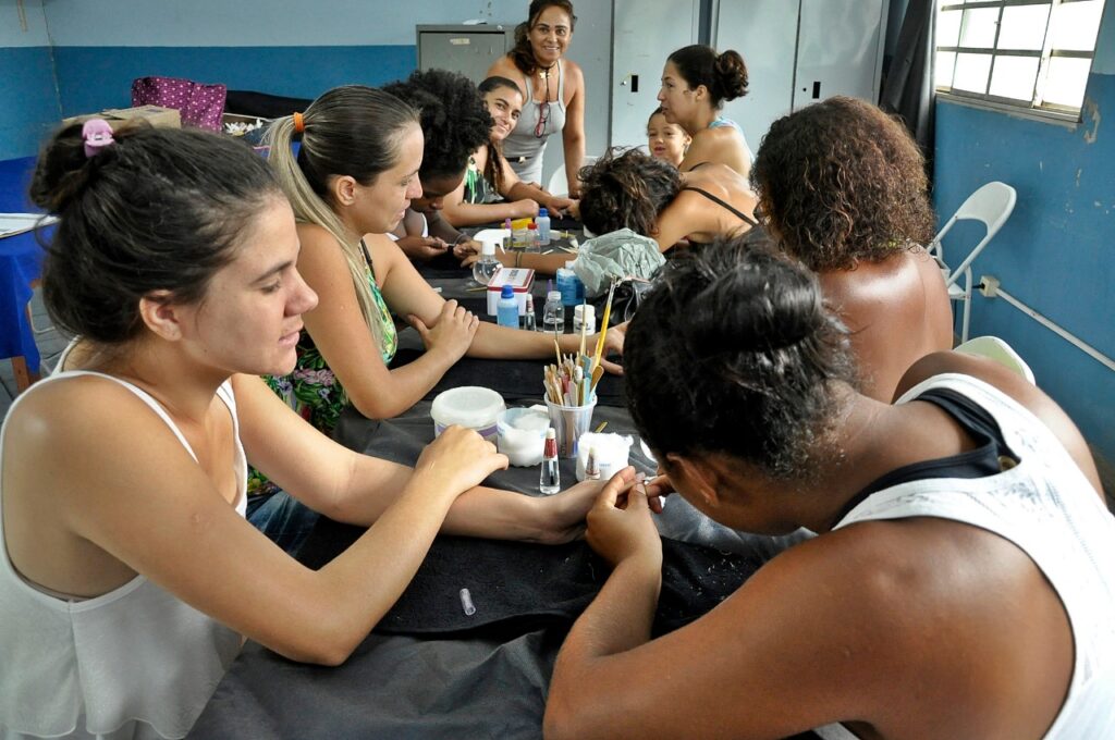 cursos profissionalizantes fbg